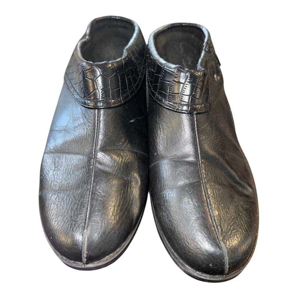 Women's Leather Clogs, Black Textured, Size 8.5, Low Heel - Picture 2 of 4